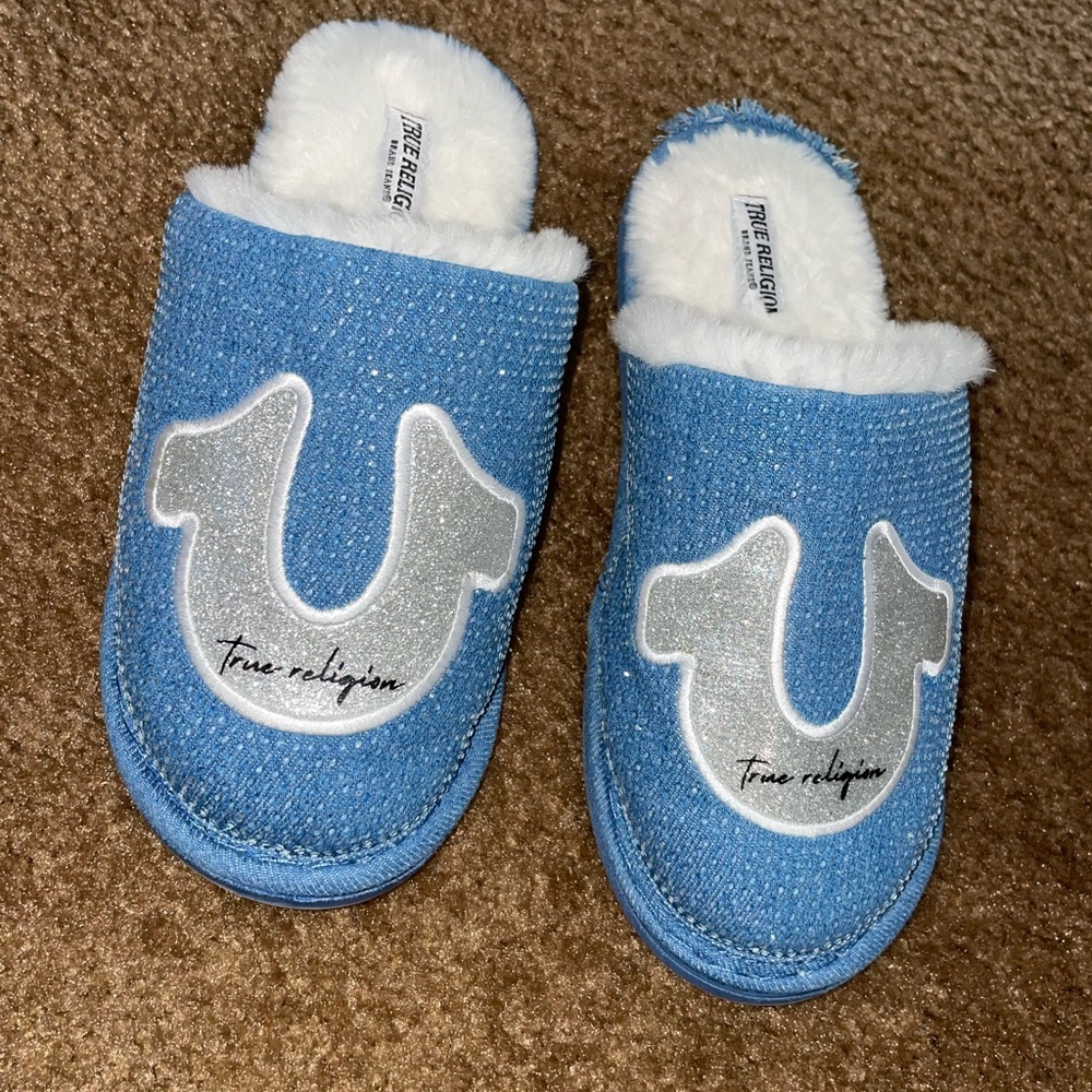 •True Religion Rhinestone Slippers• - Picture 2 of 9